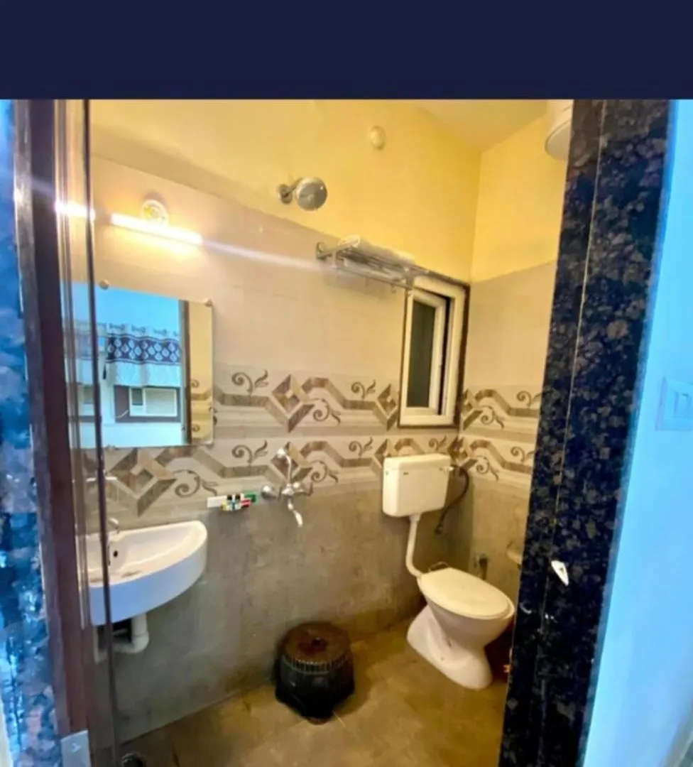 Casa de hóspedes Varanasi Hotels Sada Shiv Parking Available Ac Non Ac Spacious Window Rooms Banquet Hall Near 800 Mtr From Kashi Vishwanath Temple Ganga River