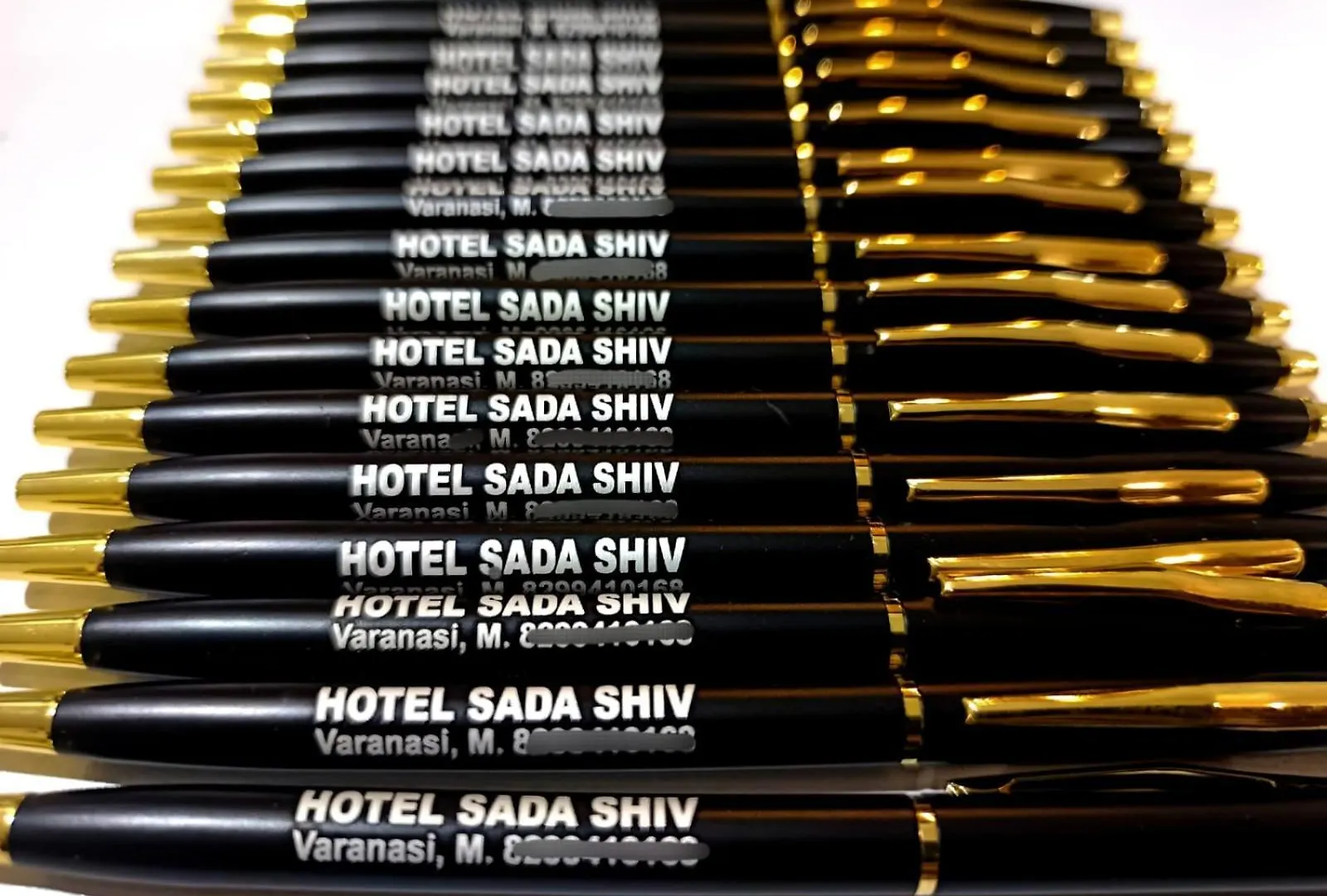 Casa de hóspedes Varanasi Hotels Sada Shiv Parking Available Ac Non Ac Spacious Window Rooms Banquet Hall Near 800 Mtr From Kashi Vishwanath Temple Ganga River Índia